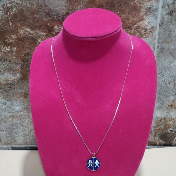 Silver Toned Necklace Round Dark Blue Steven Ministries Pendant - Picture 3 of 9